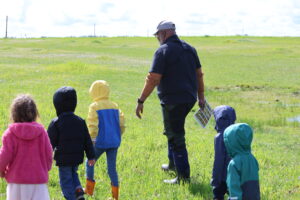 kiddos out public tour